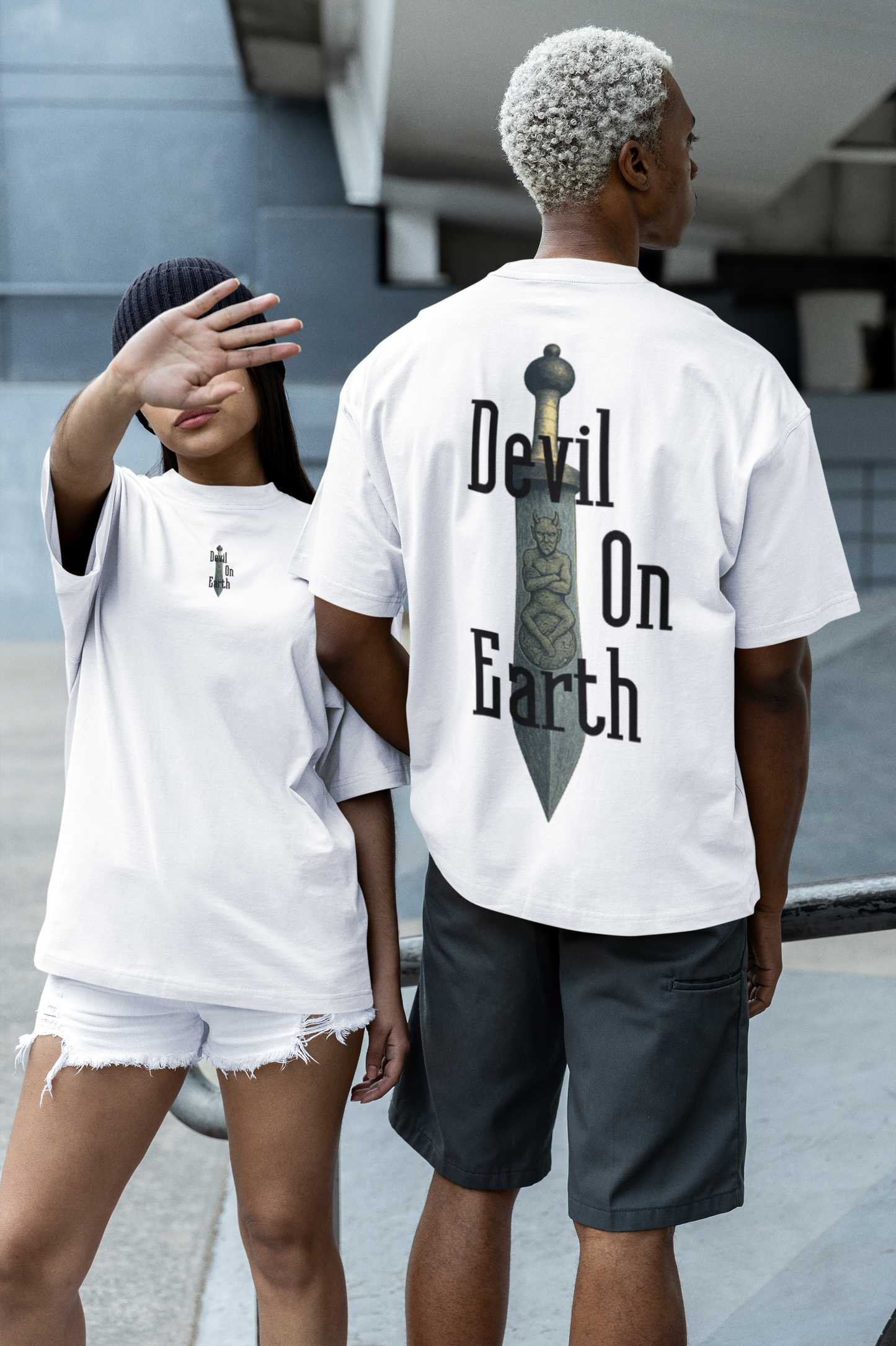 T-SHIRT OVERSIZE “DEVIL ON EARTH” – FRONT LOGO DROP