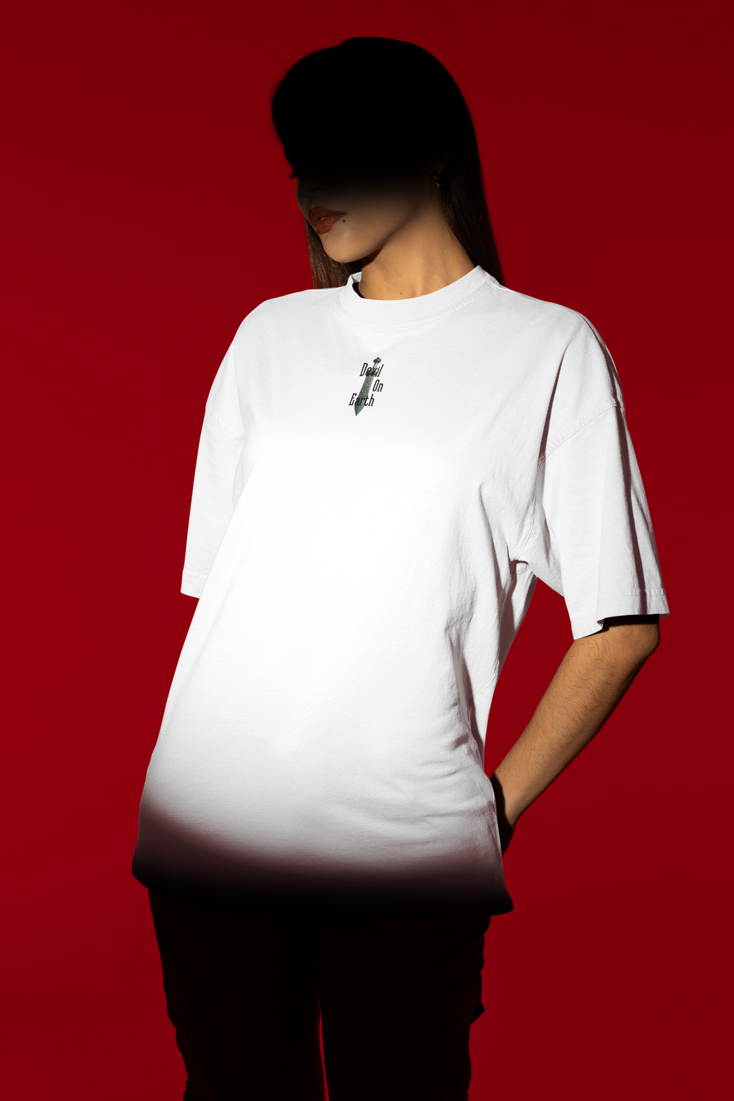 T-SHIRT OVERSIZE “DEVIL ON EARTH” – FRONT LOGO DROP