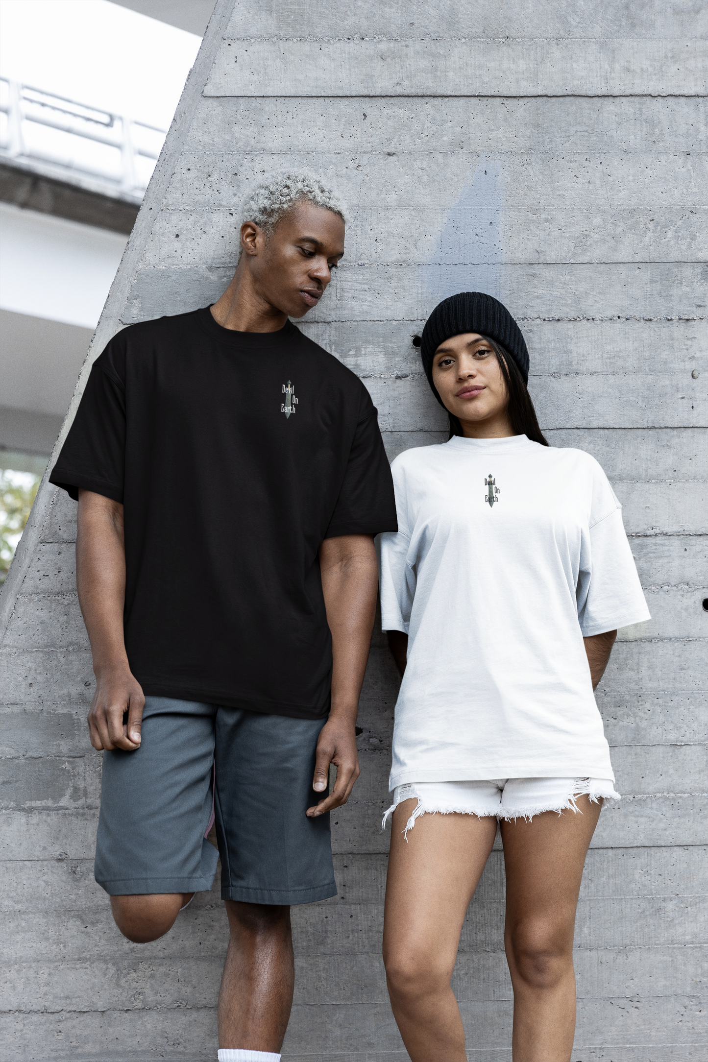T-SHIRT OVERSIZE “DEVIL ON EARTH” – FRONT LOGO DROP